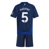 Dječji Nogometni Dres Manchester United Harry Maguire #5 Gostujuci 2024-25 Kratak Rukav (+ Kratke hlače)